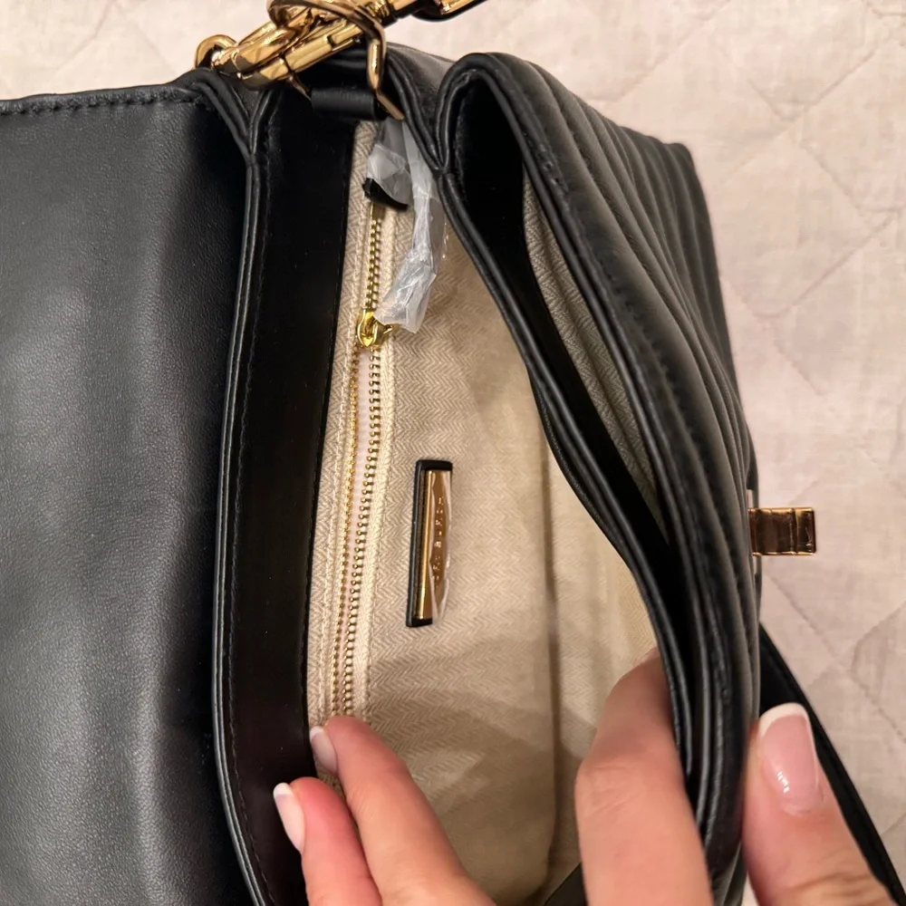 Tory Burch Black Quilted Leather Handbag - Picture 8 of 16
